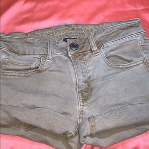 cute beige American eagle shorts